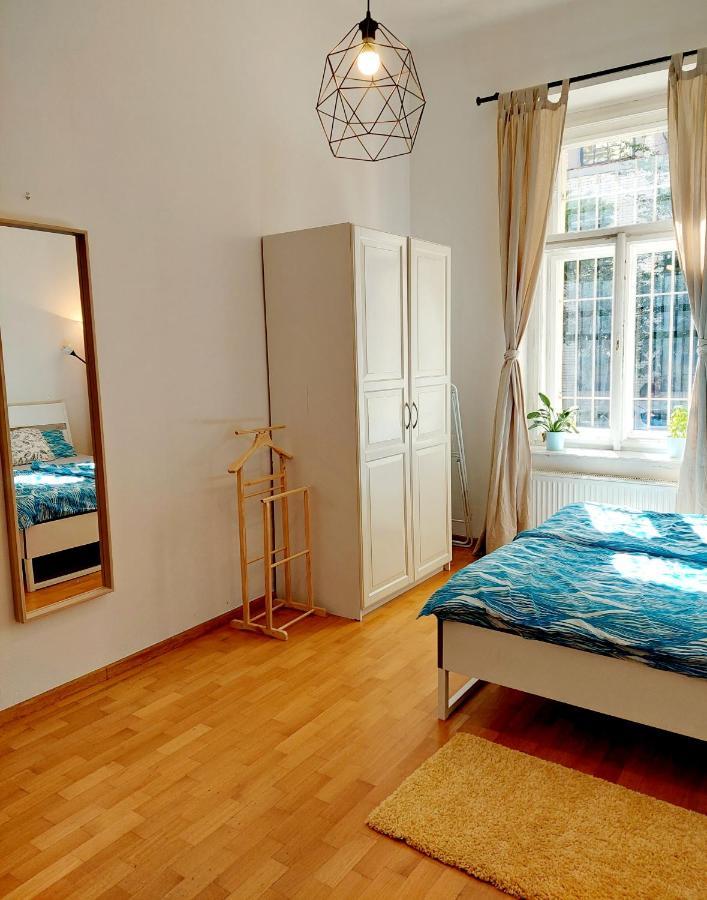 Cozy Studio In Vinohrady — Photos 2